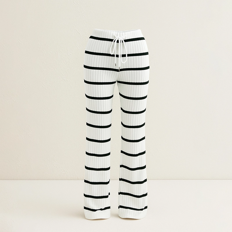 7p copy Pantaloni damă cu picior larg în dungi alb-negru – Stil & confort într-o singură piesă - imagine 1
