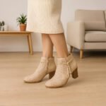 Damen Ankle Boots Beige – Stiefeletten mit Lochmuster, Blockabsatz & Tassel-Details