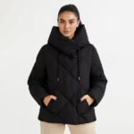 Doudoune femme noire – Veste d’hiver tendance avec col montant