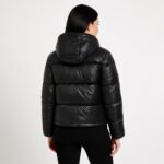 Doudoune Femme Noire – Veste Matelassée à Effet Brillant – Image 2