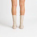 Damen Stiefel Beige – Mid-Calf Boots mit Chunky-Sohle & Seitlichem Reißverschluss – Bild 3