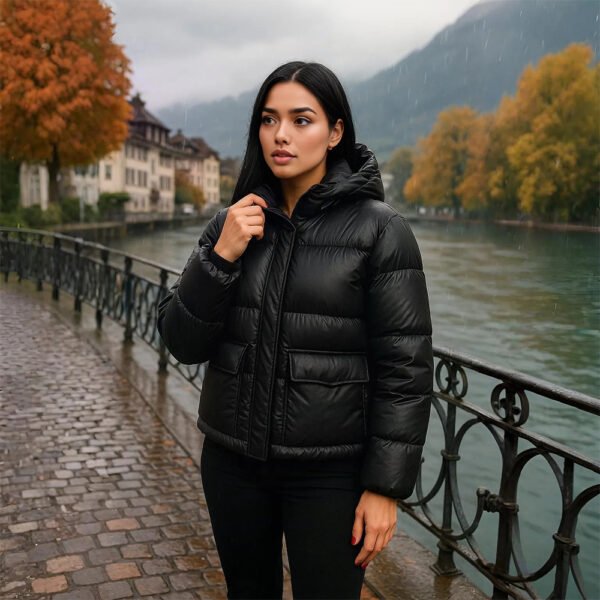 Doudoune Femme Noire – Veste Matelassée à Effet Brillant – Image 4