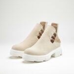 Lascana Damen Stiefeletten Beige mit Goldkette – Stil & Komfort vereint – Bild 2